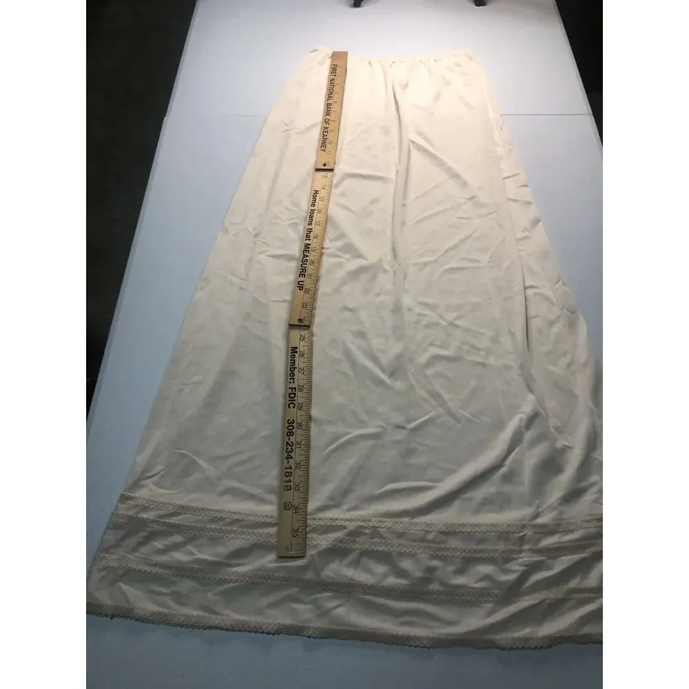 Vintage Long Slip Ivory With Lace Hem Lorraine Size Medium 100% Nylon_4